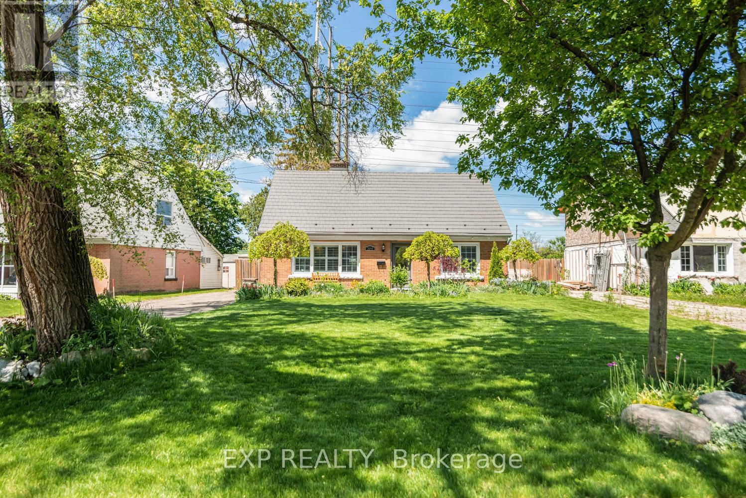 2055 CHURCHILL AVENUE Image 1