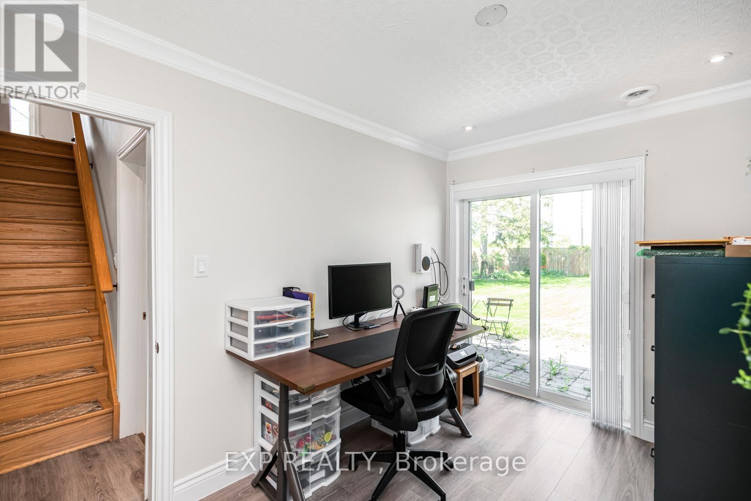 2055 CHURCHILL AVENUE Image 12