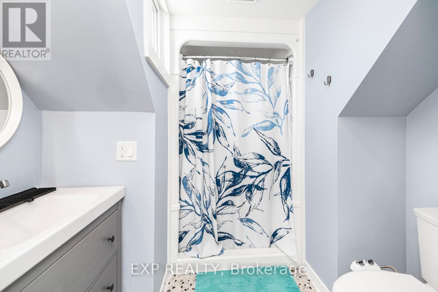 2055 CHURCHILL AVENUE Image 22