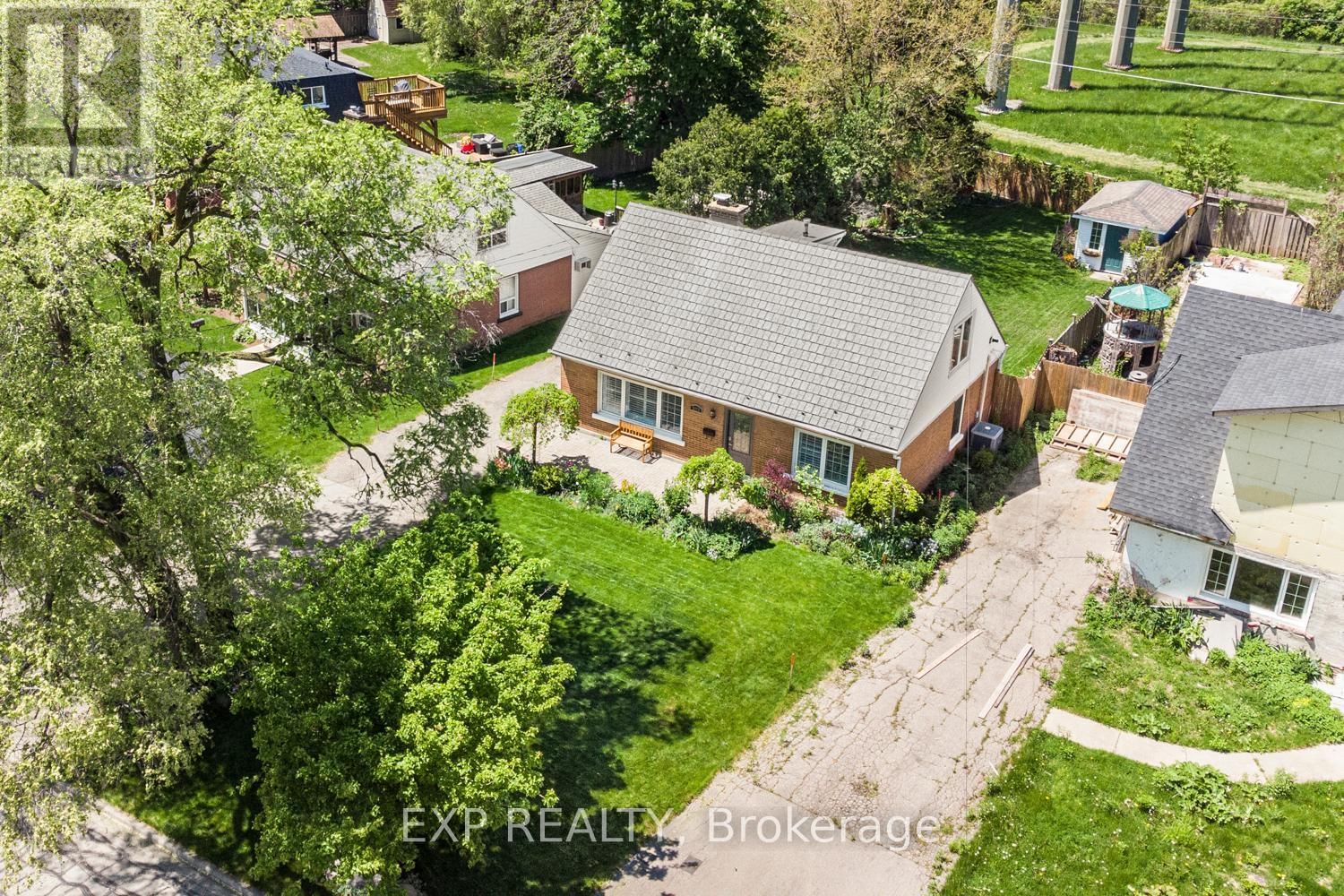 2055 CHURCHILL AVENUE Image 27
