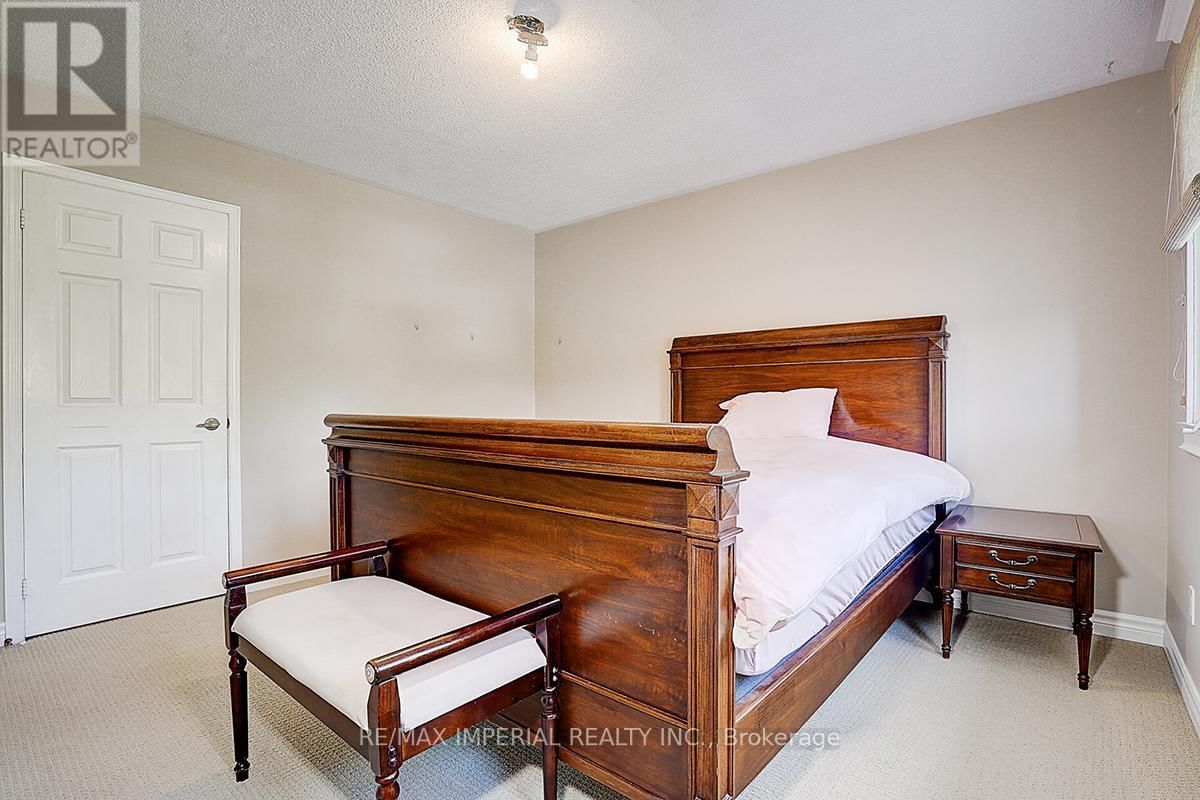 1407 GREENRIDGE CIRCLE Image 32