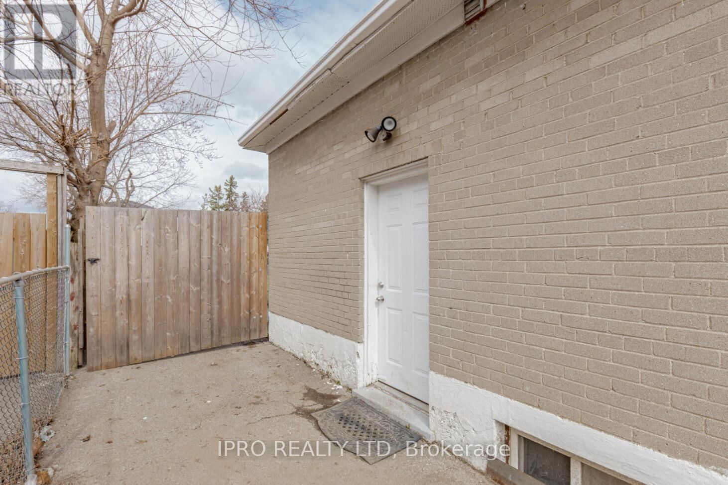 3299 ETUDE DRIVE Image 22