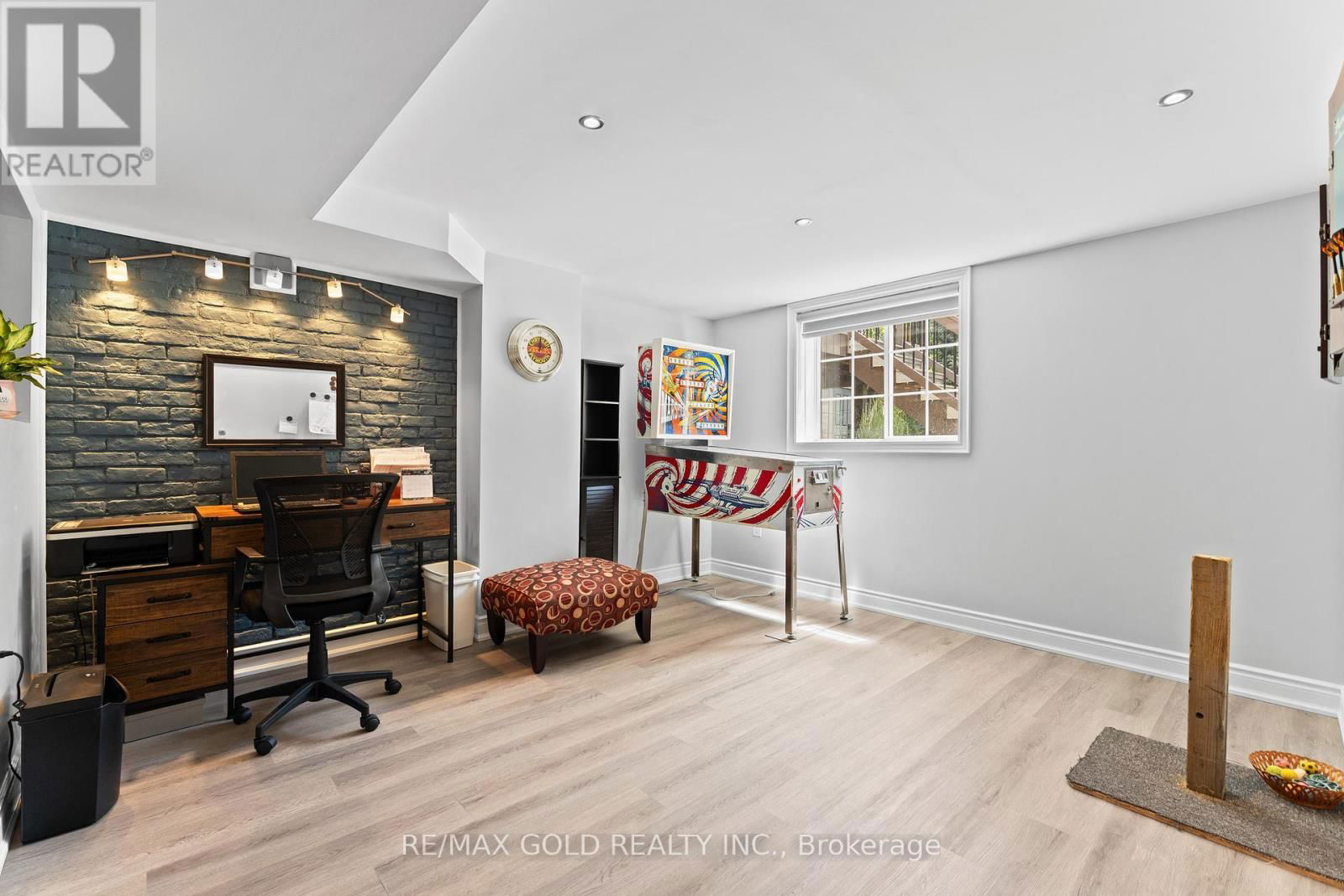 36 SLIPNEEDLE STREET Image 35