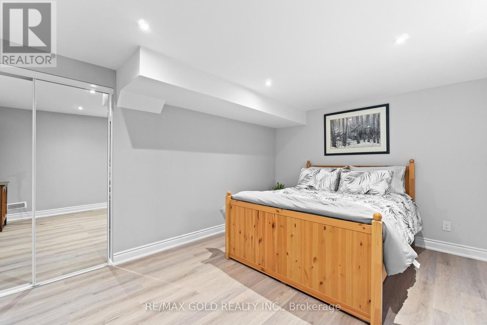 36 SLIPNEEDLE STREET Image 42