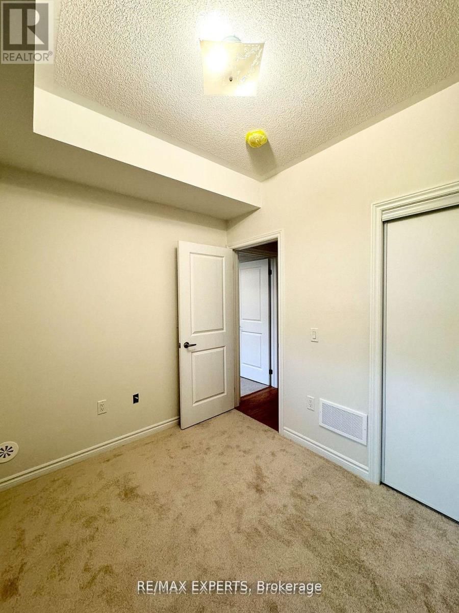 102 - 20 HALLIFORD PLACE Image 12