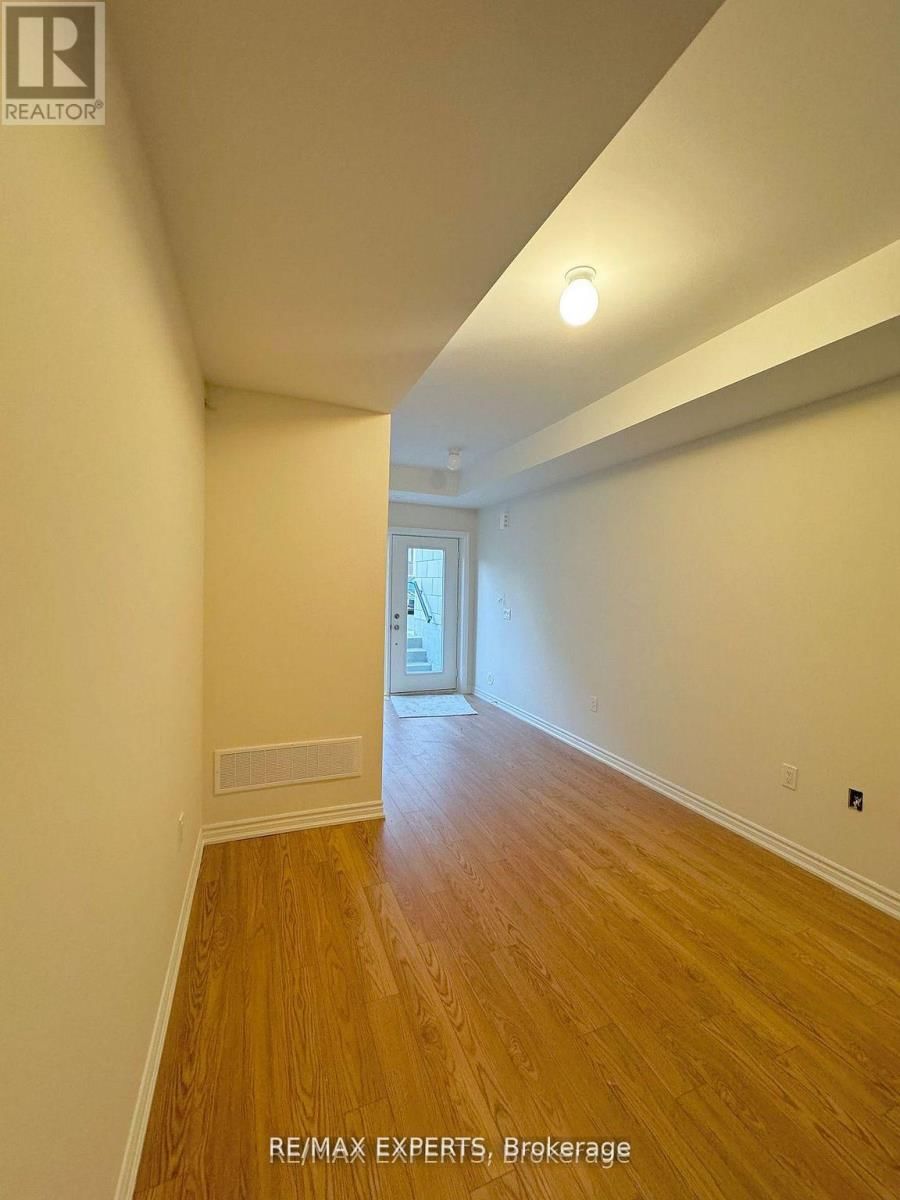 102 - 20 HALLIFORD PLACE Image 5