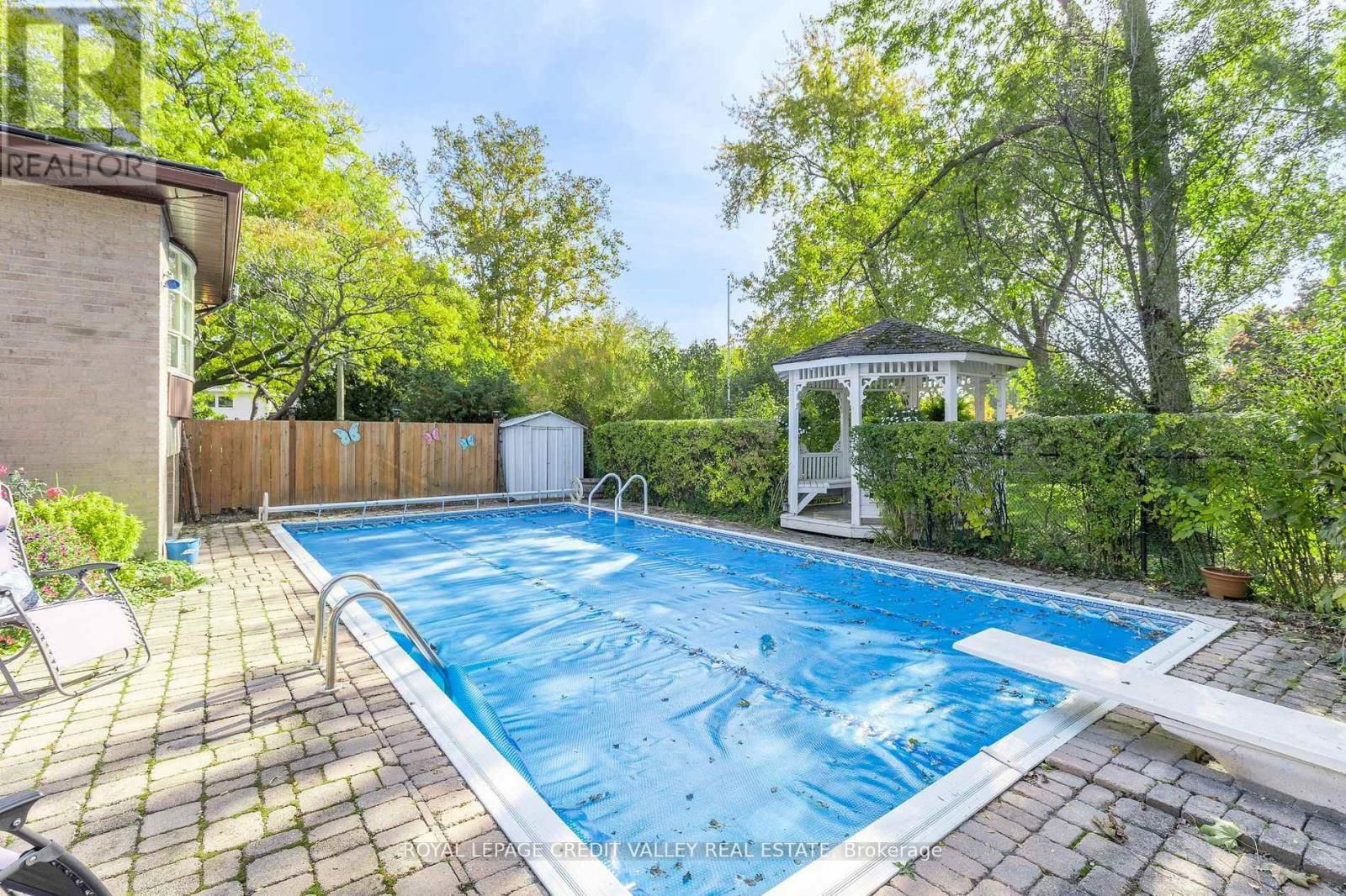 9 NORVAL CRESCENT Image 32