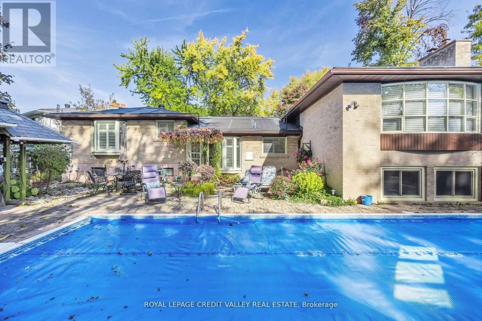 9 NORVAL CRESCENT Image 33