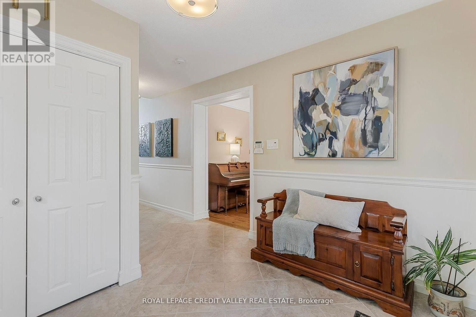 9 NORVAL CRESCENT Image 4