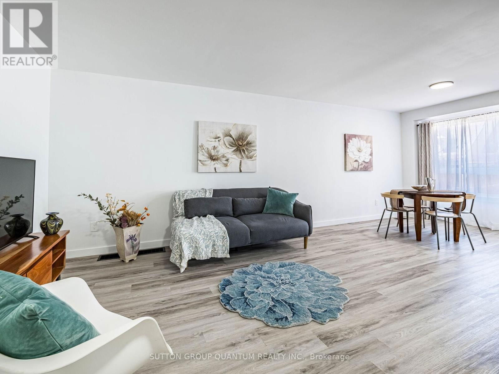 53 WOODCOTE CRESCENT Image 11