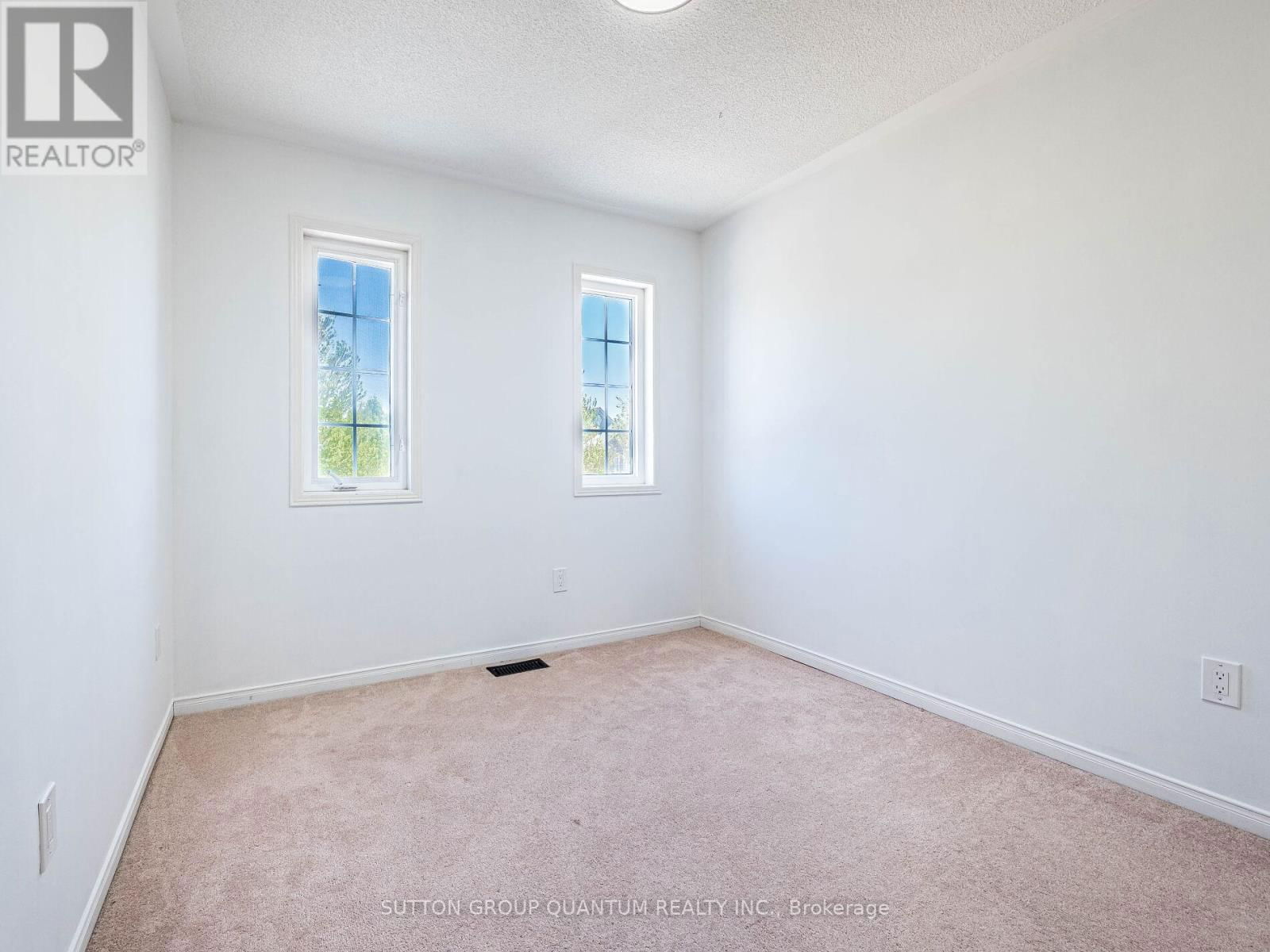 53 WOODCOTE CRESCENT Image 32