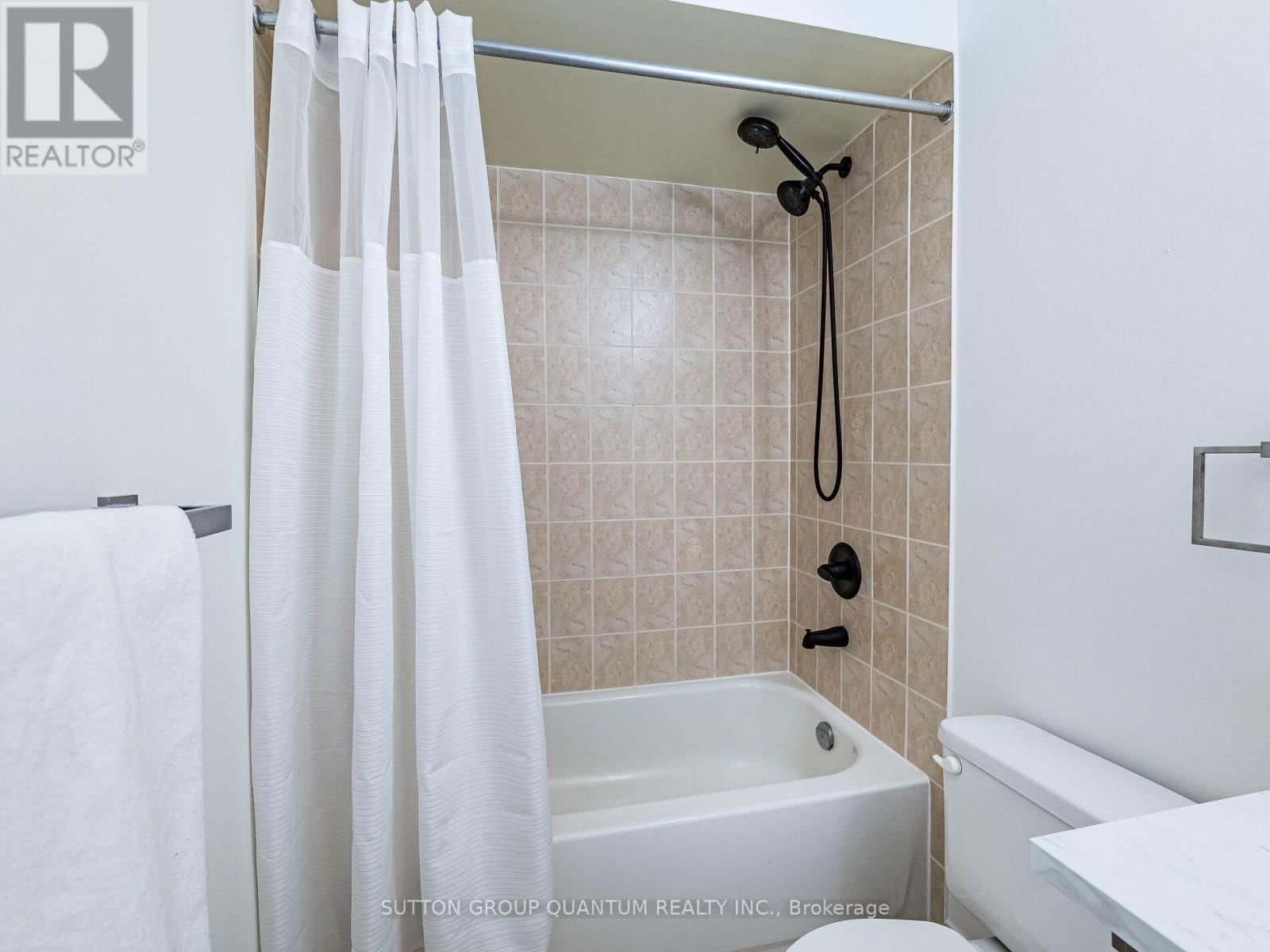 53 WOODCOTE CRESCENT Image 34