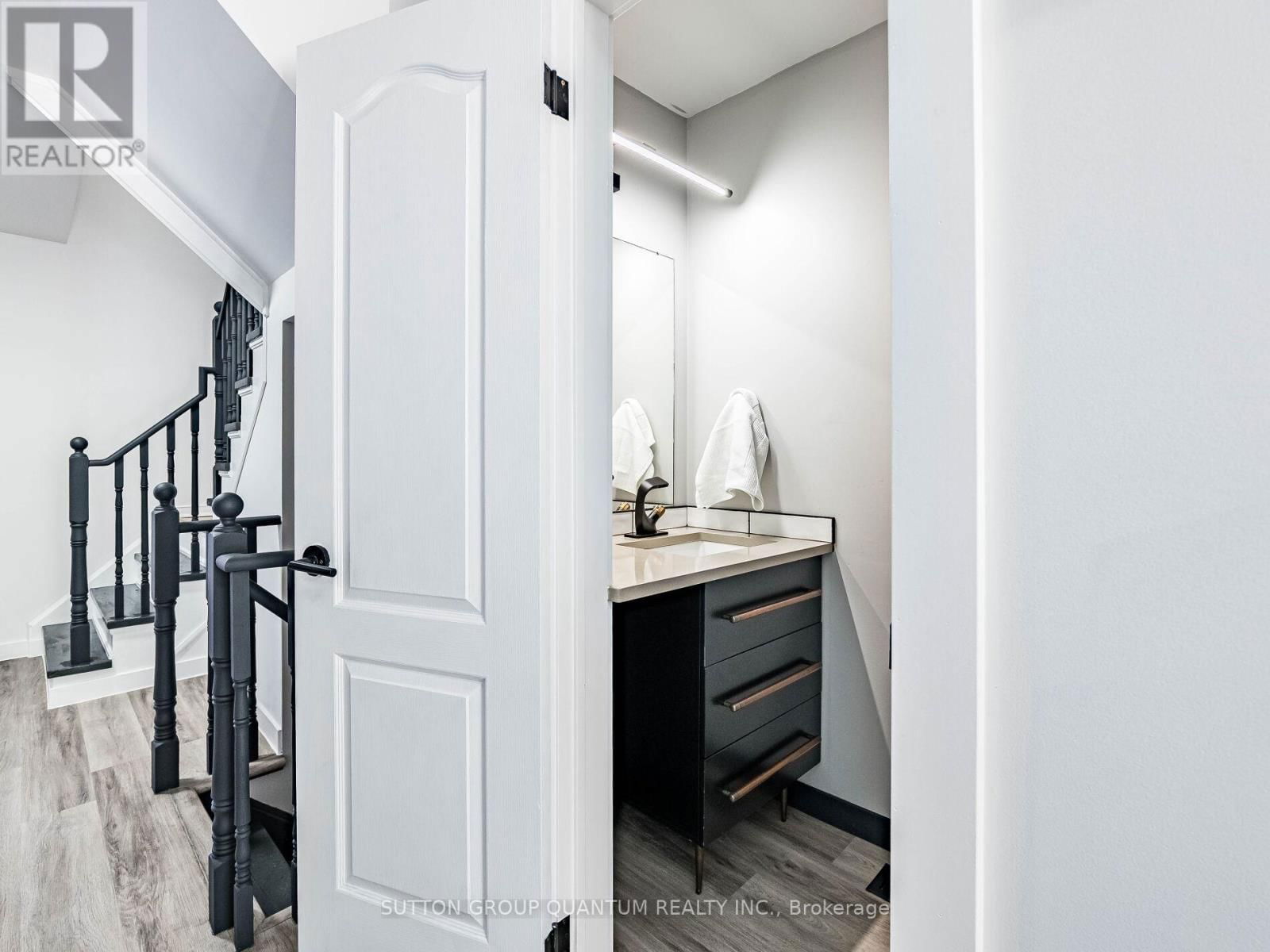 53 WOODCOTE CRESCENT Image 5