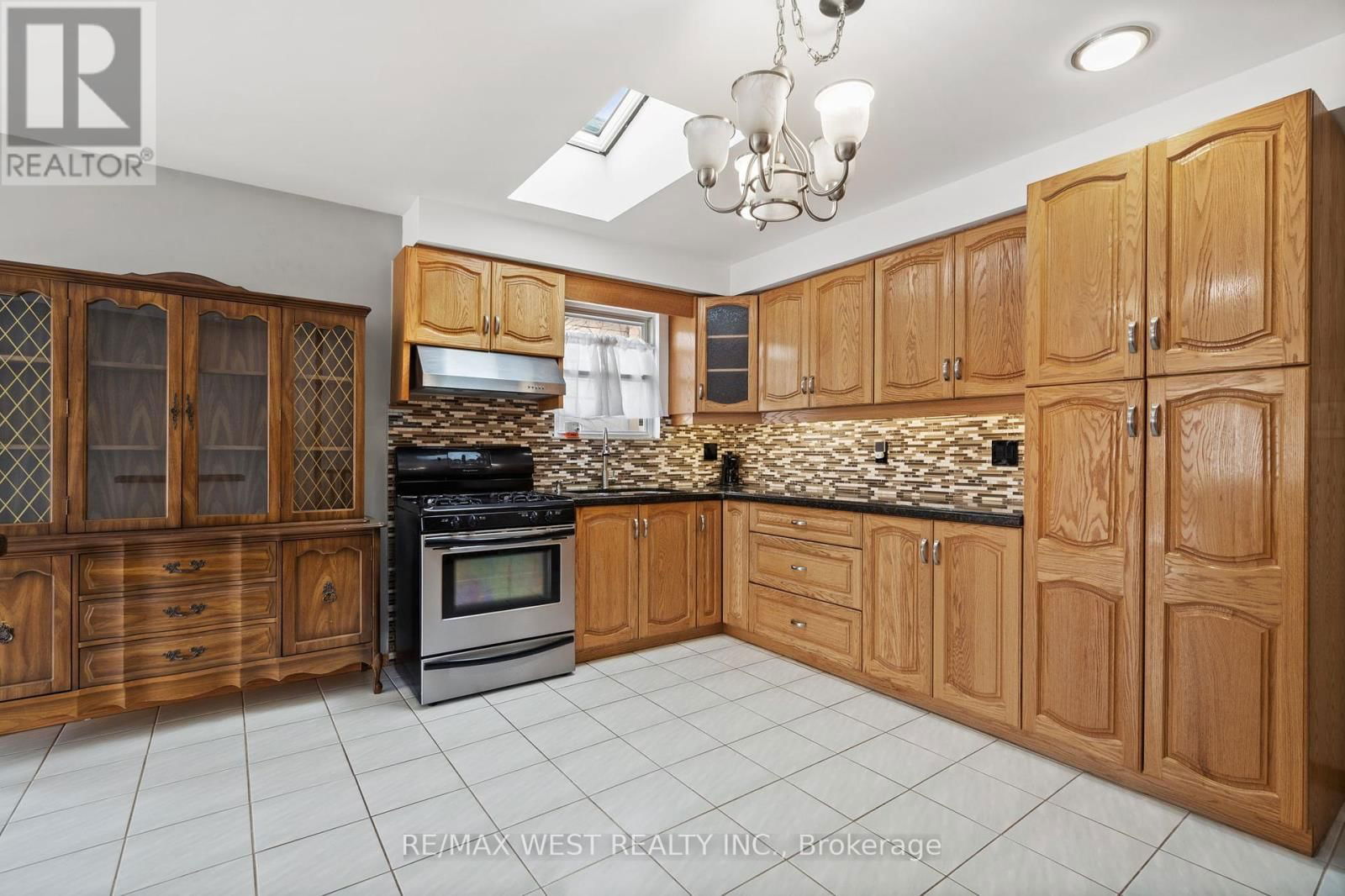 102 EILEEN AVENUE Image 10