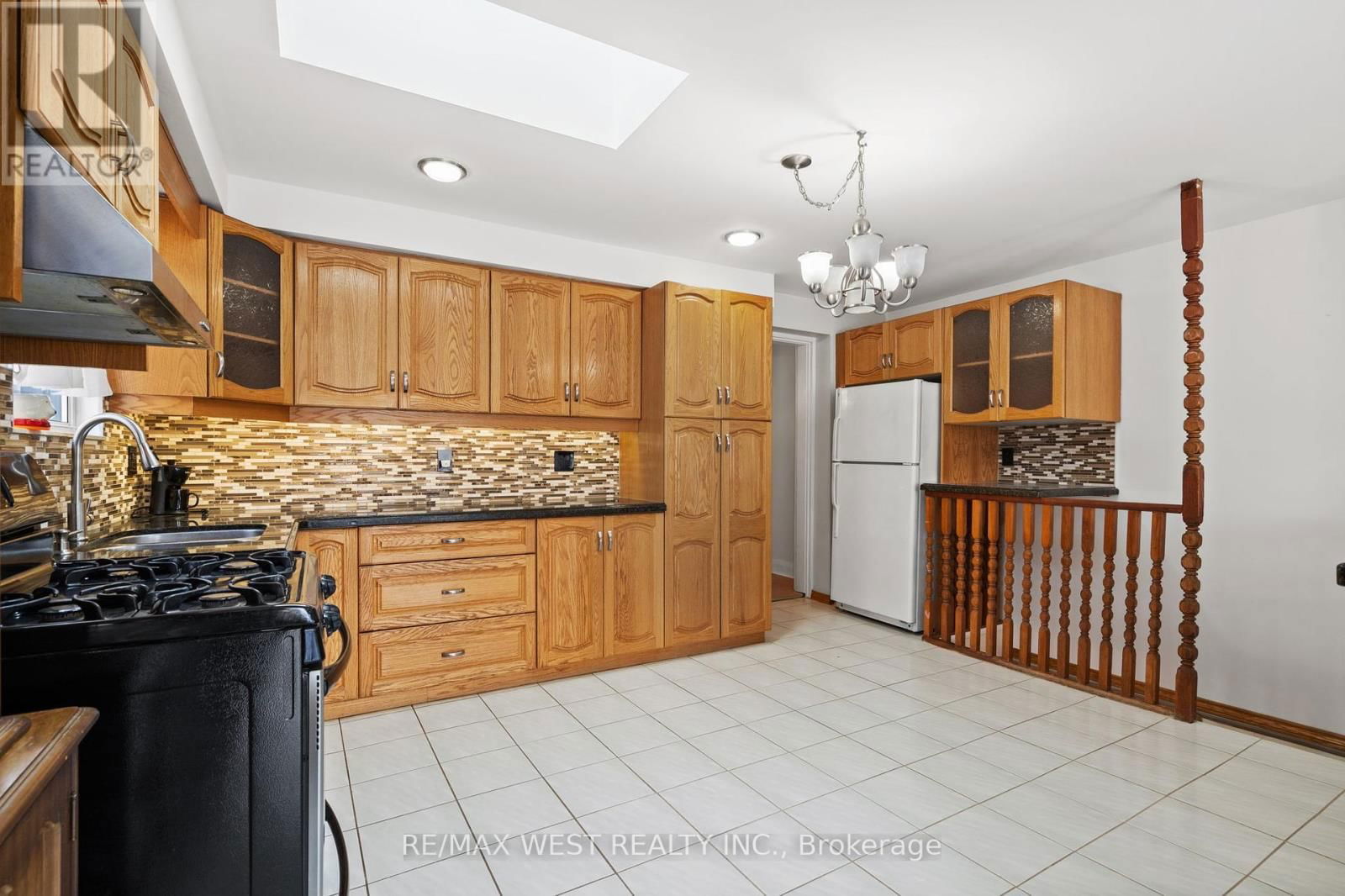 102 EILEEN AVENUE Image 11