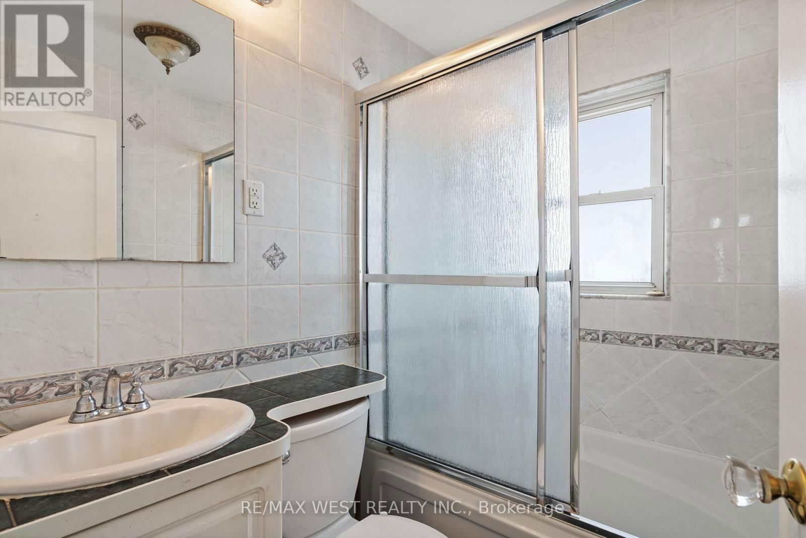 102 EILEEN AVENUE Image 22