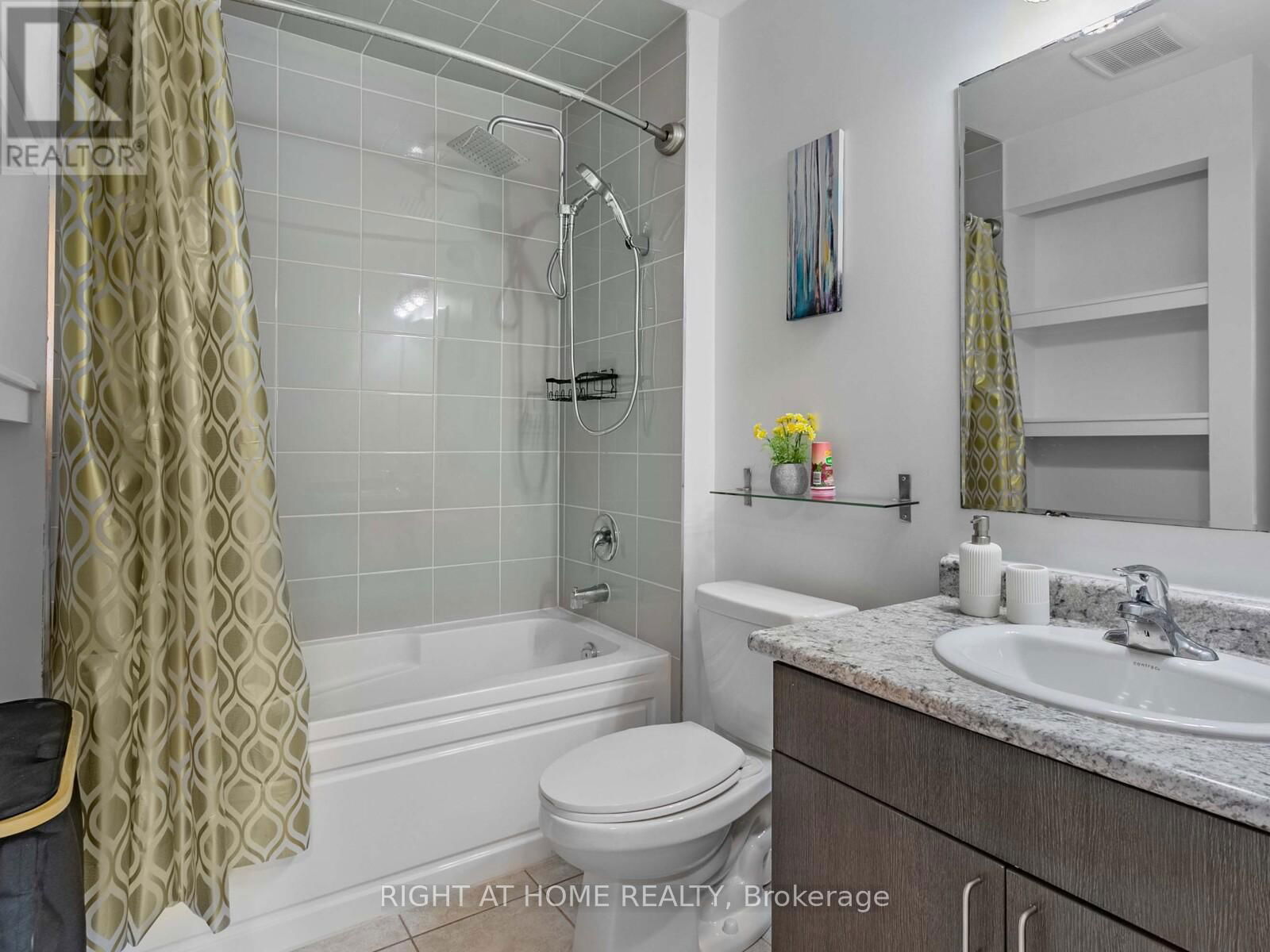 651 LAKING TERRACE Image 22