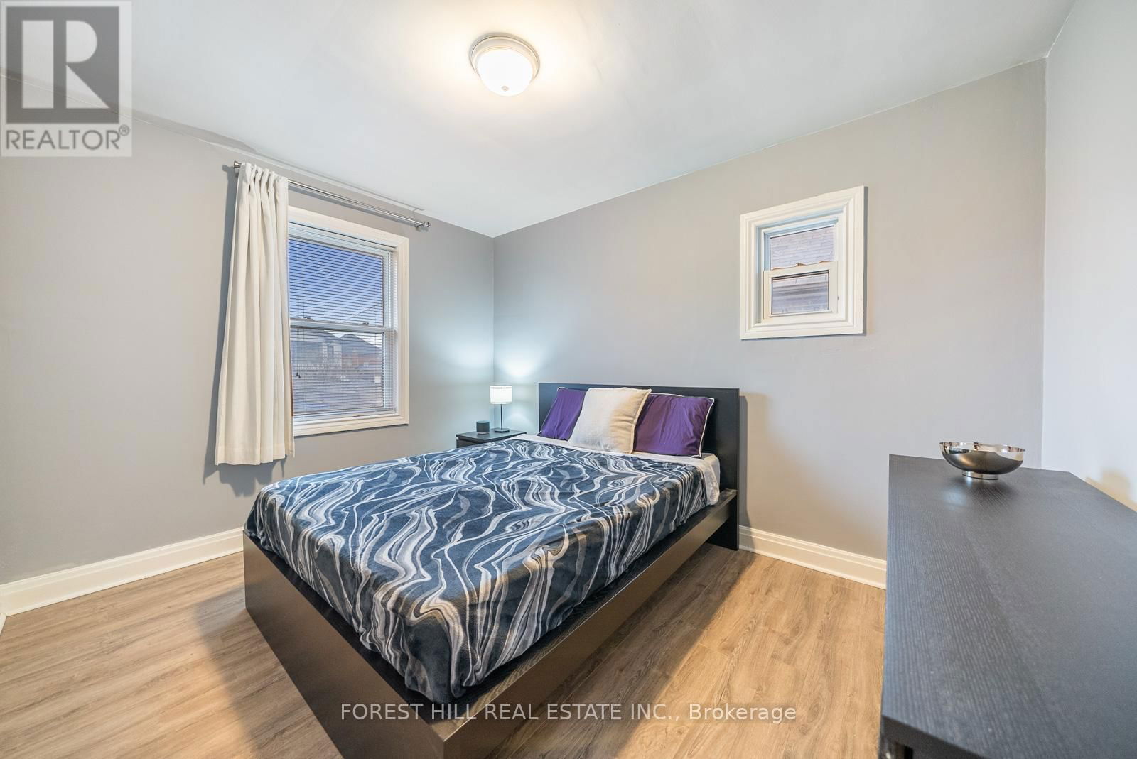 542 GLEN PARK AVENUE Image 13