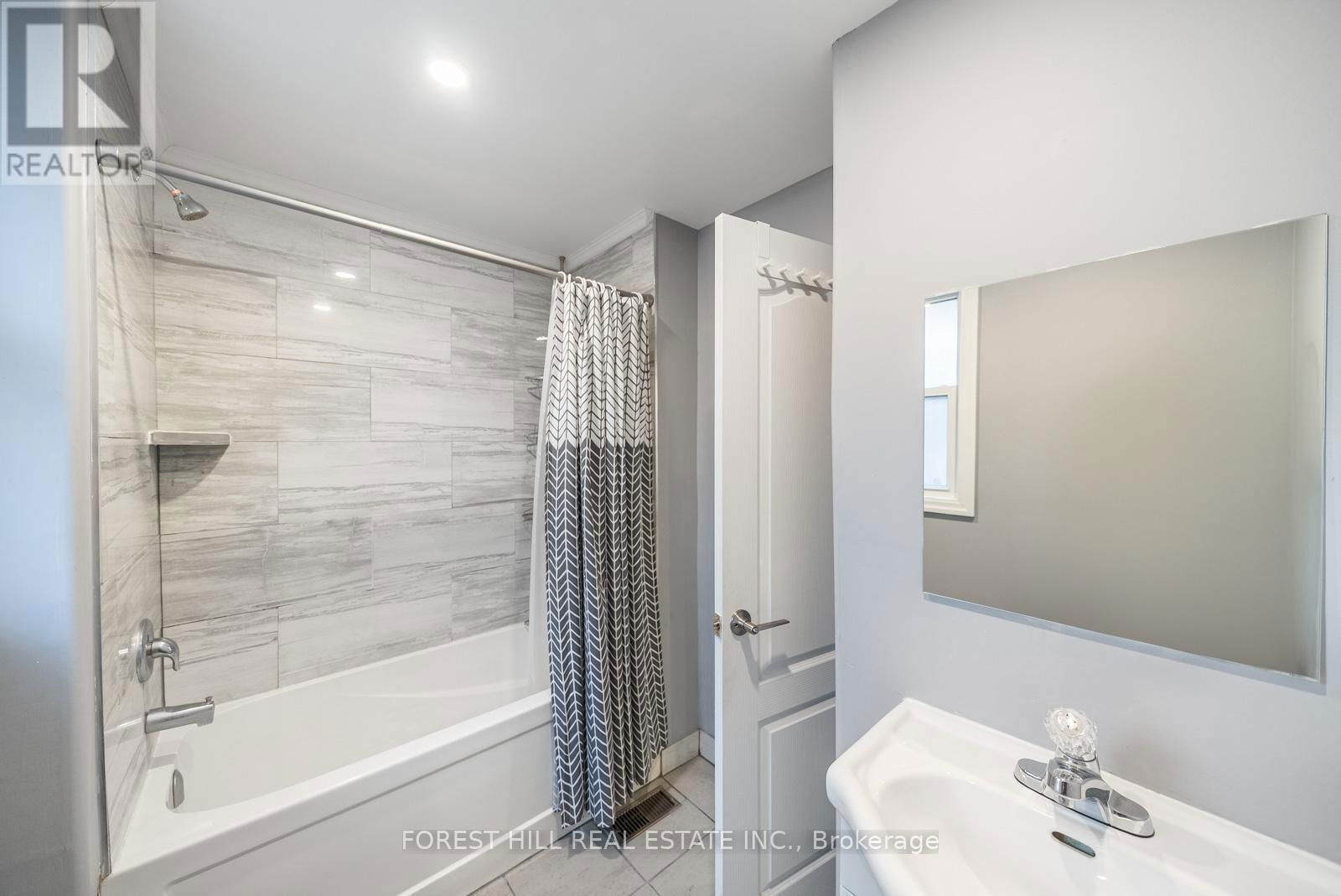 542 GLEN PARK AVENUE Image 16