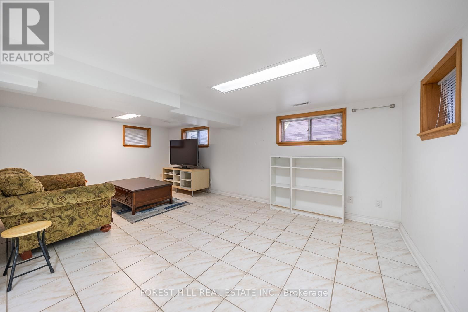 542 GLEN PARK AVENUE Image 22