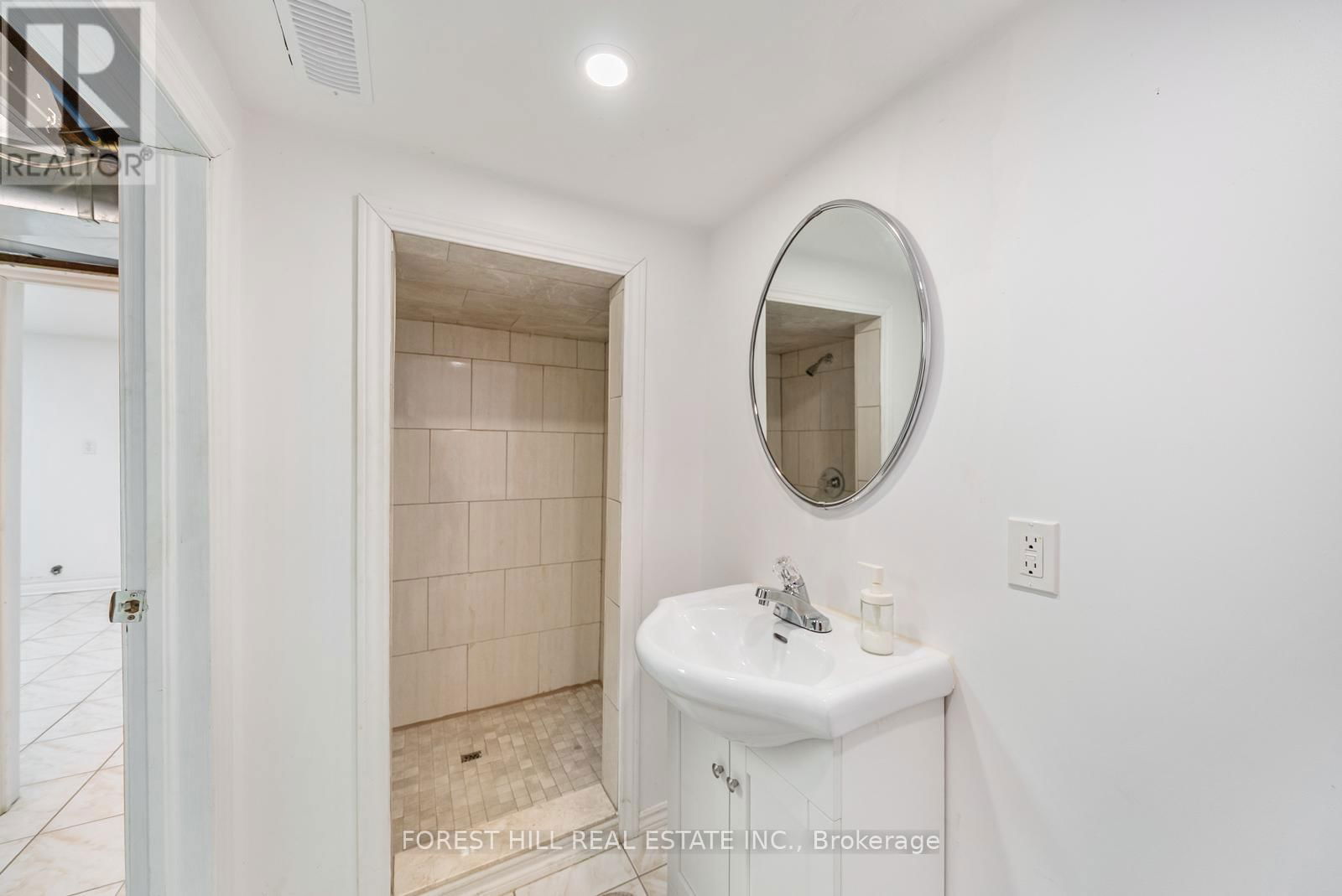 542 GLEN PARK AVENUE Image 28