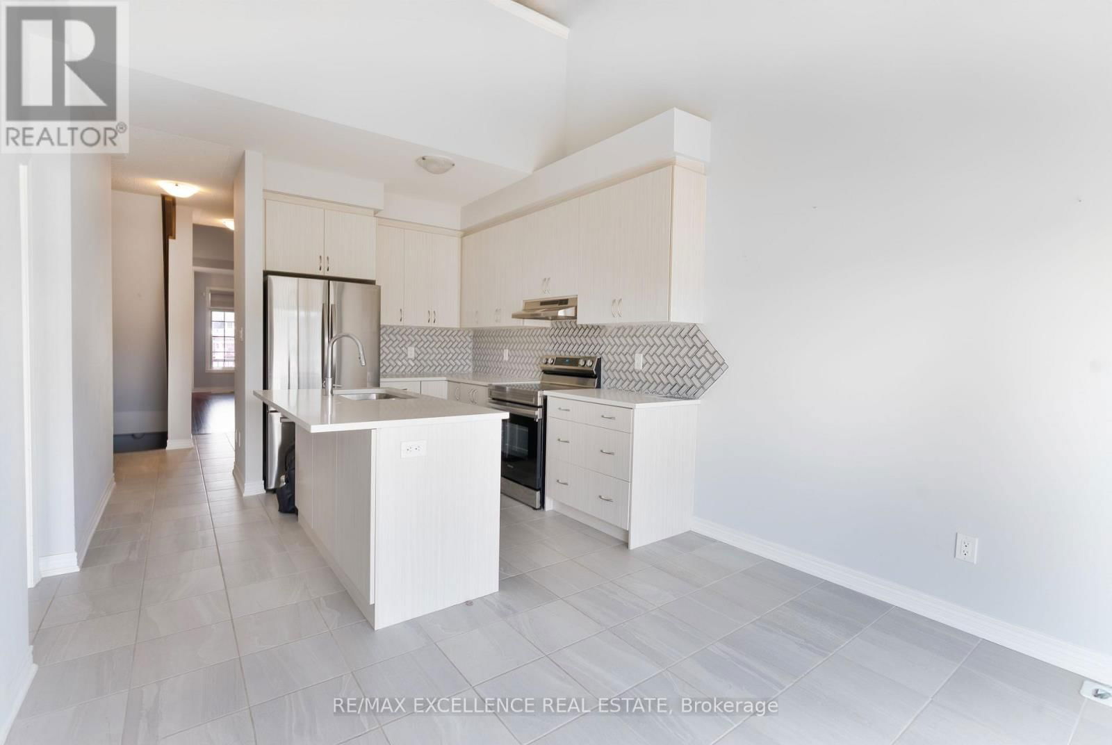 28 BLUESTONE CRESCENT Image 5