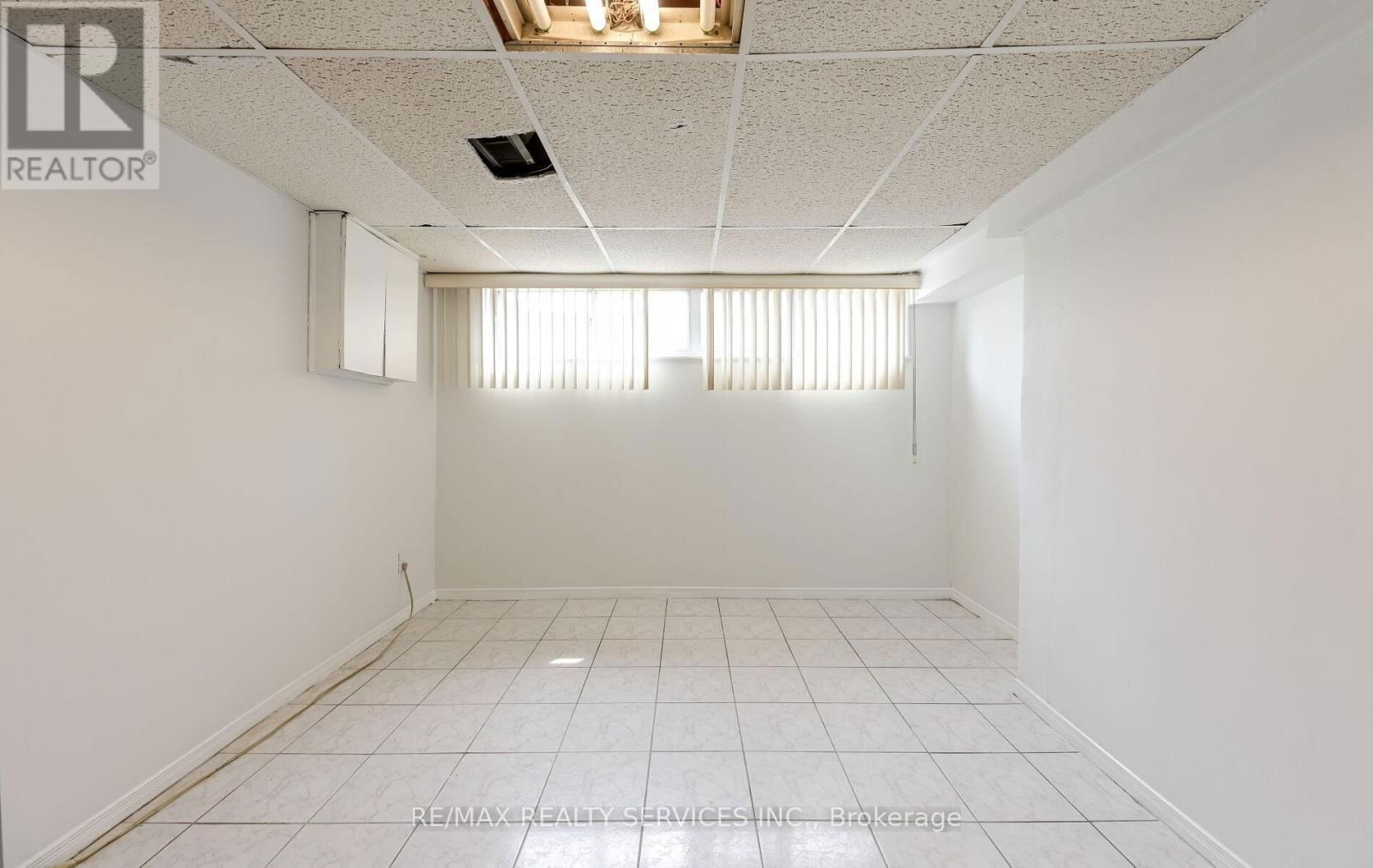 140 CLARENCE STREET Image 28