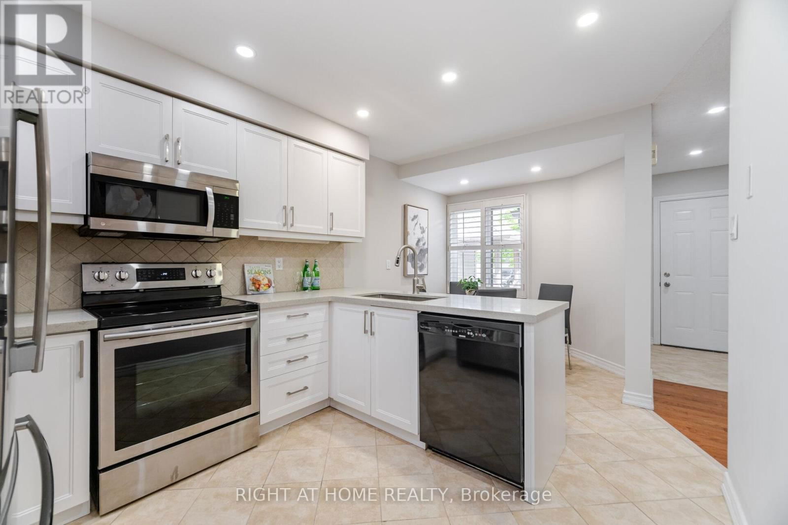 98 - 3600 COLONIAL DRIVE Image 11