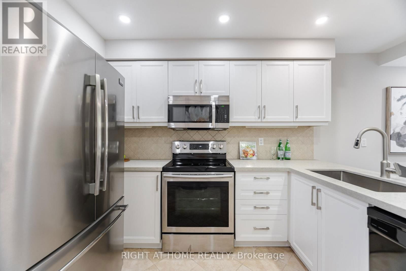 98 - 3600 COLONIAL DRIVE Image 13