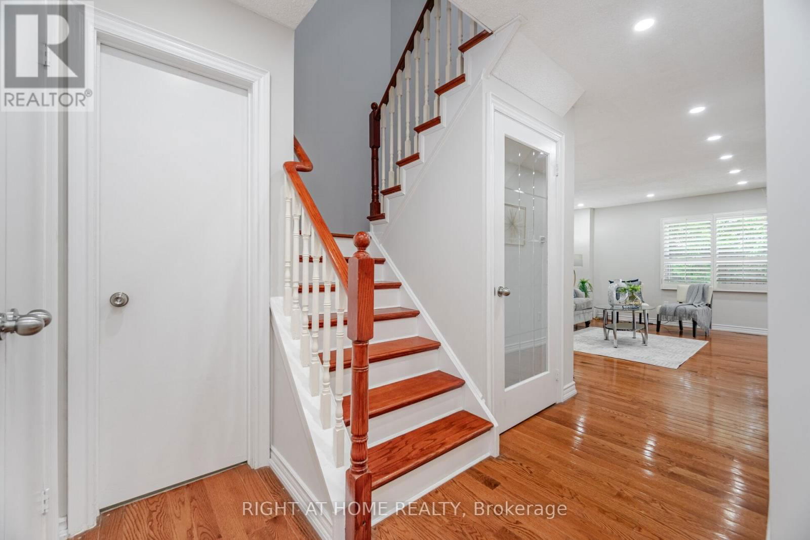 98 - 3600 COLONIAL DRIVE Image 18