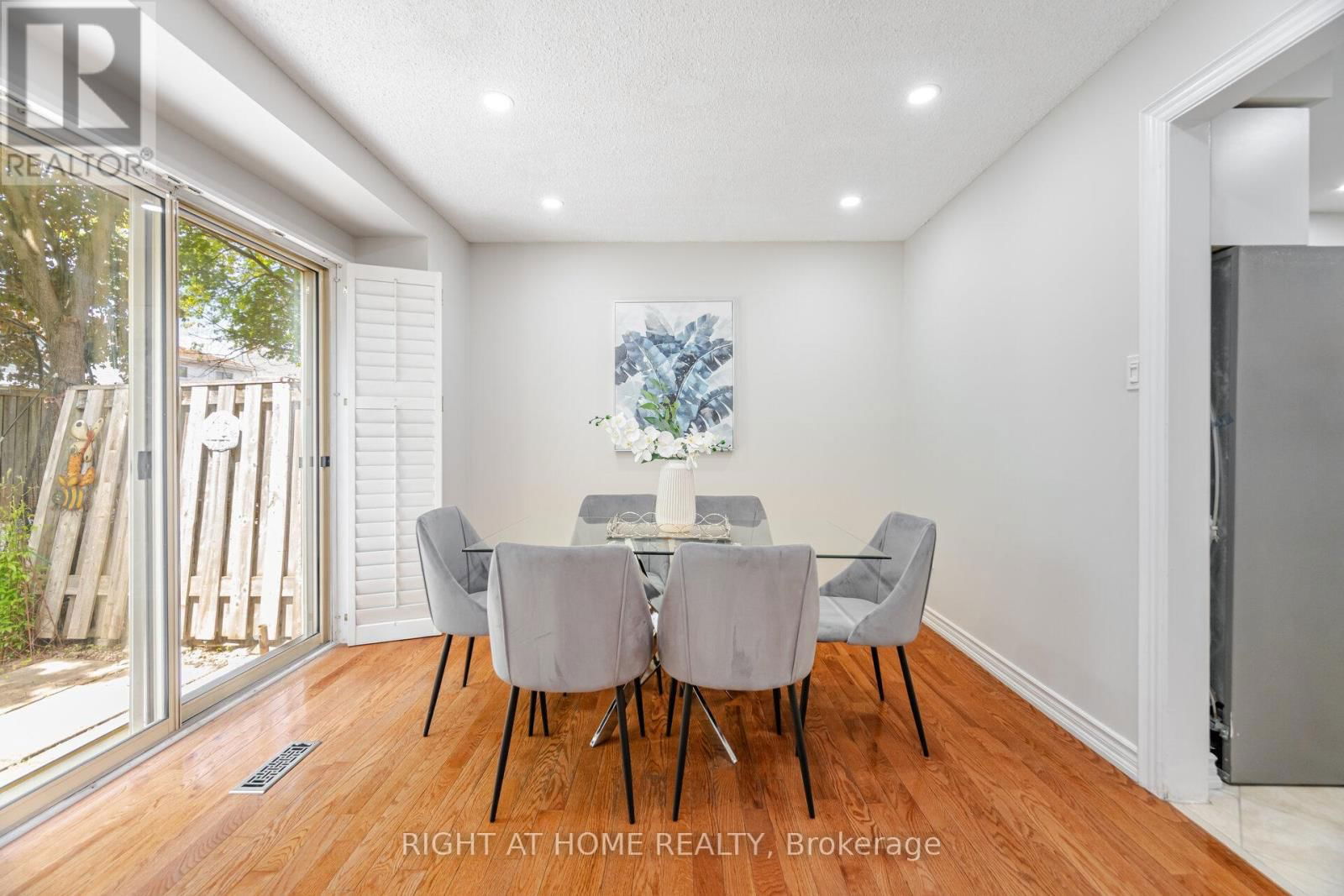 98 - 3600 COLONIAL DRIVE Image 8