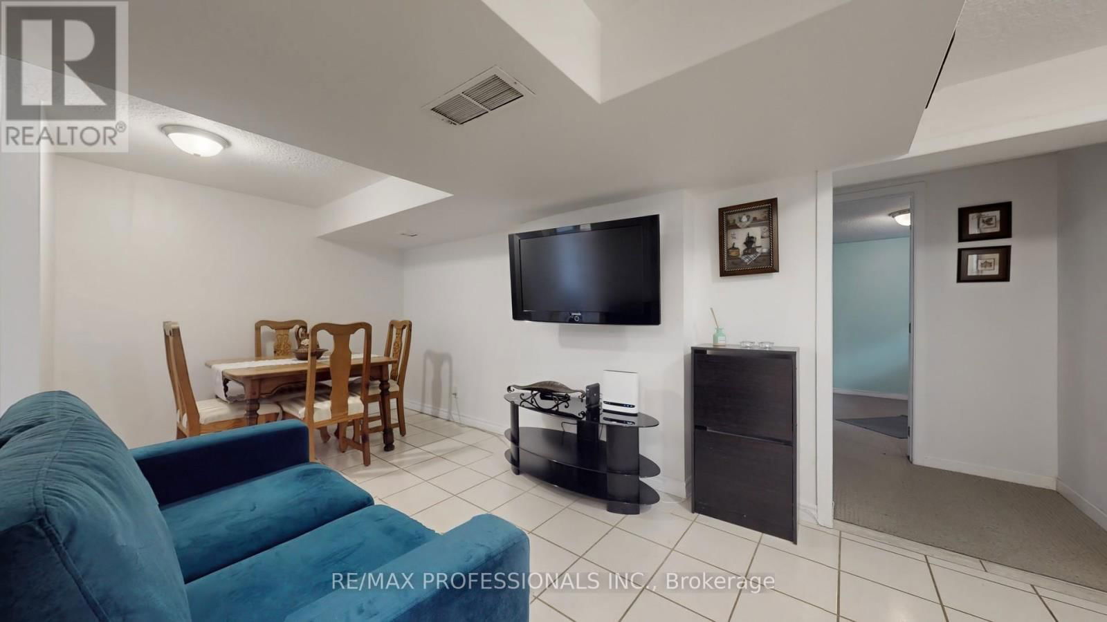 2 WOODPARK ROAD Image 22