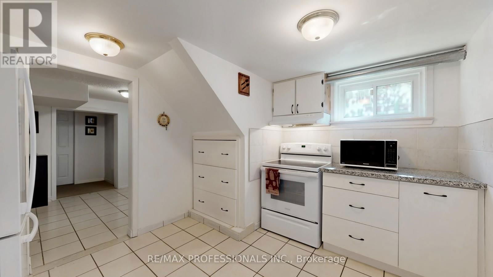 2 WOODPARK ROAD Image 24