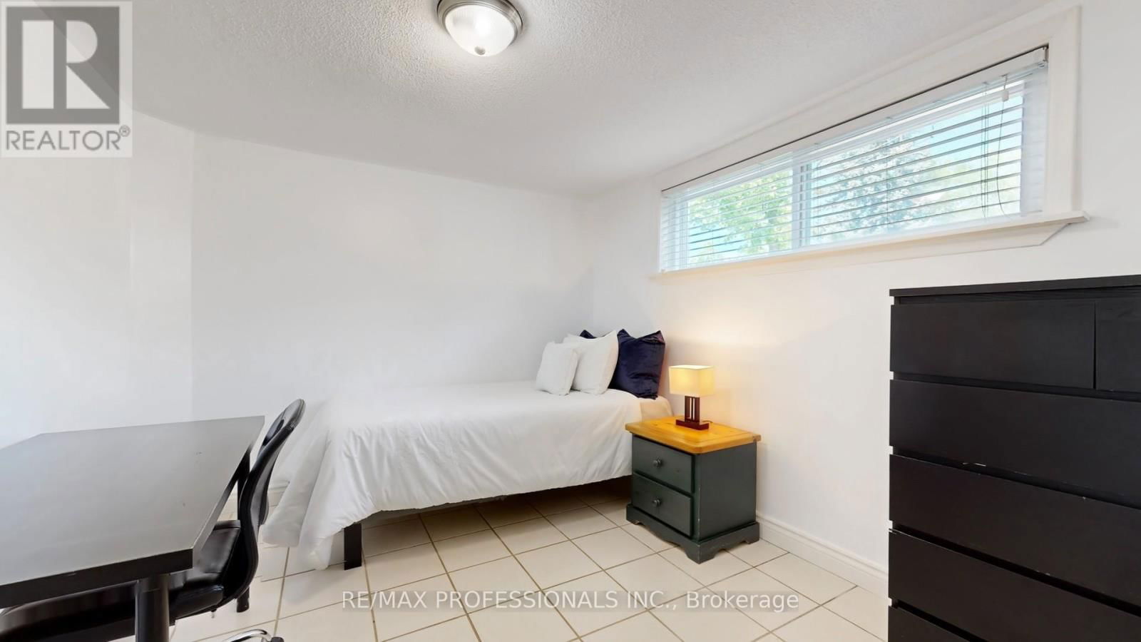 2 WOODPARK ROAD Image 30