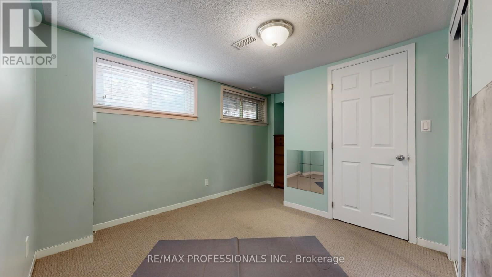 2 WOODPARK ROAD Image 33