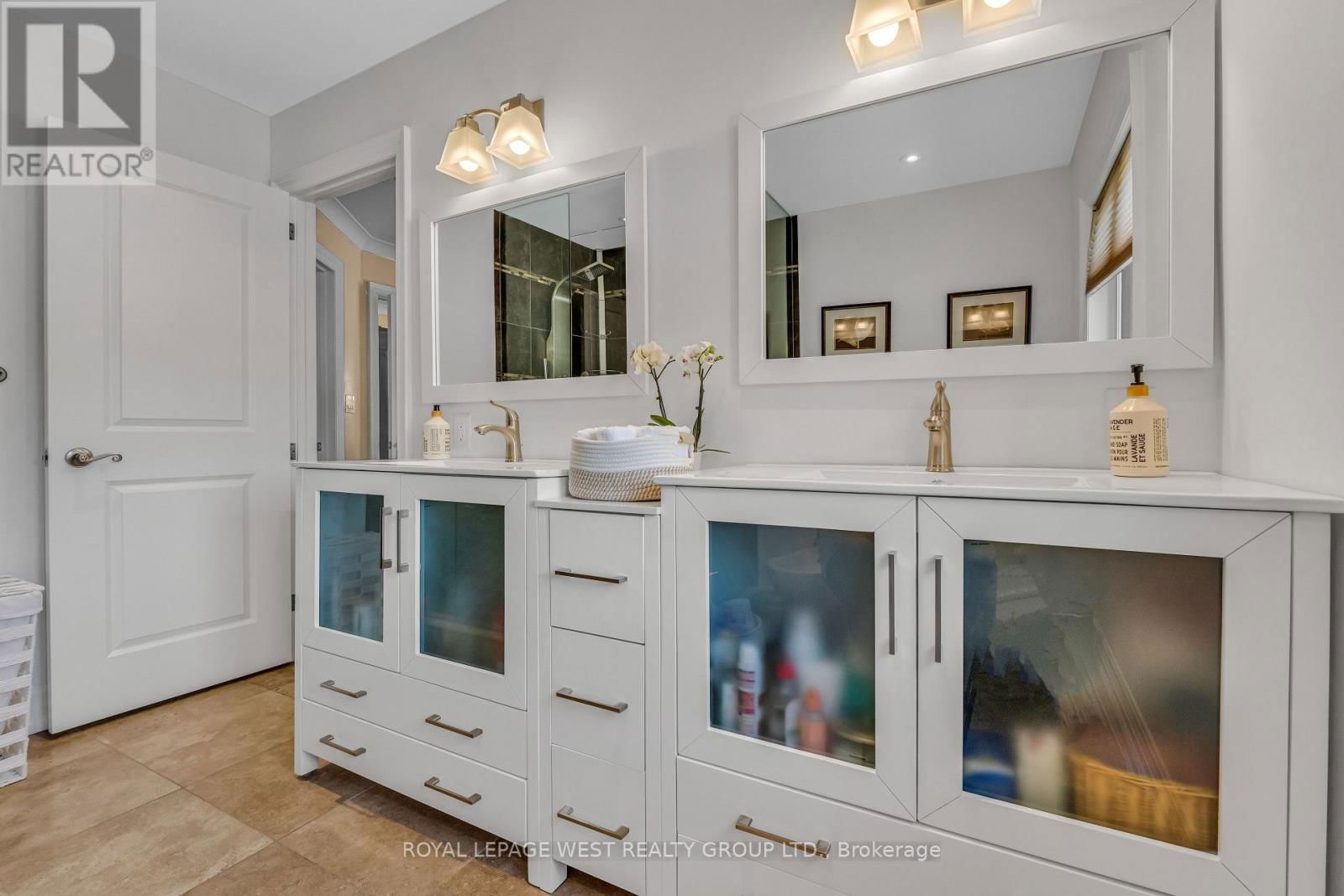 1321 CANFORD CRESCENT Image 22