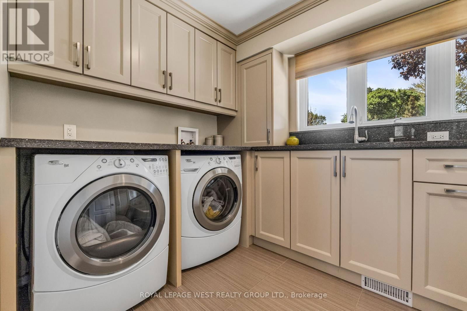 1321 CANFORD CRESCENT Image 26