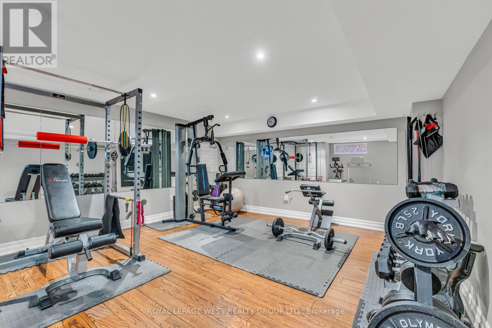 1321 CANFORD CRESCENT Image 30