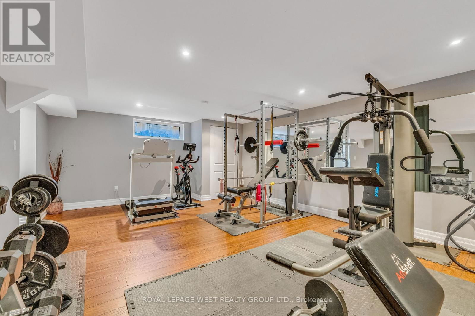1321 CANFORD CRESCENT Image 31