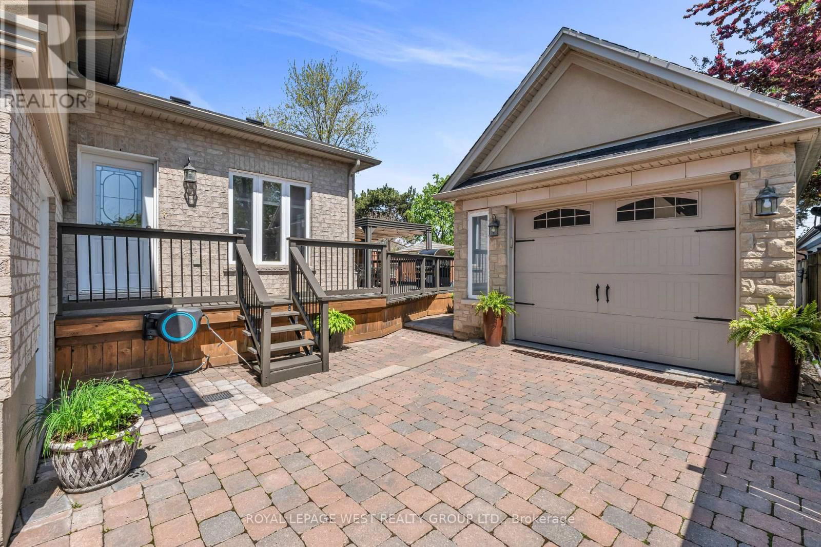 1321 CANFORD CRESCENT Image 33
