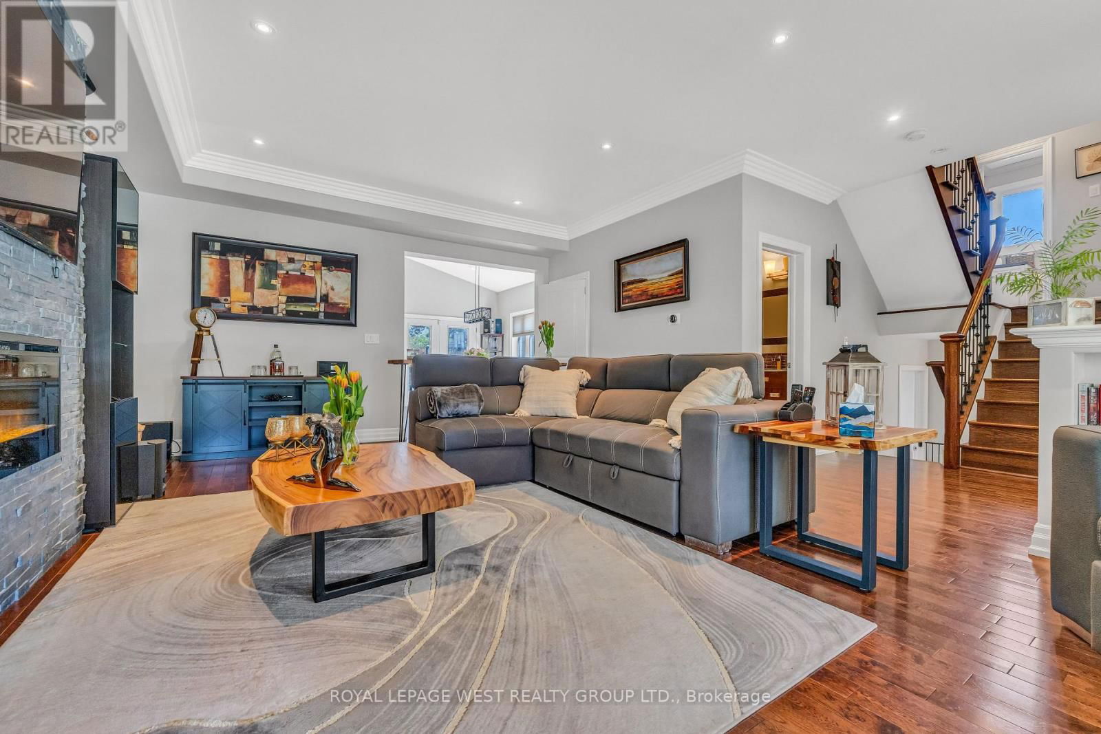 1321 CANFORD CRESCENT Image 5
