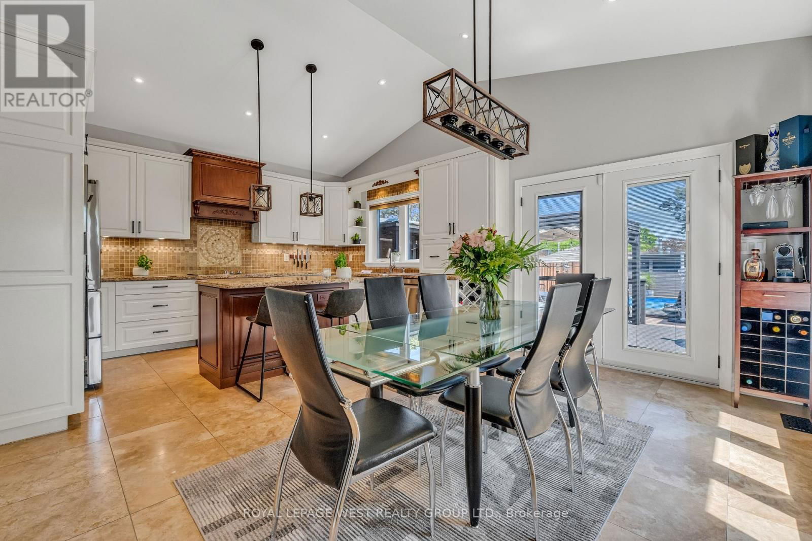 1321 CANFORD CRESCENT Image 9