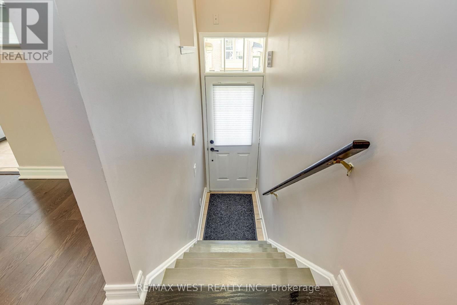 122 - 50 STRATHAVEN DRIVE Image 3