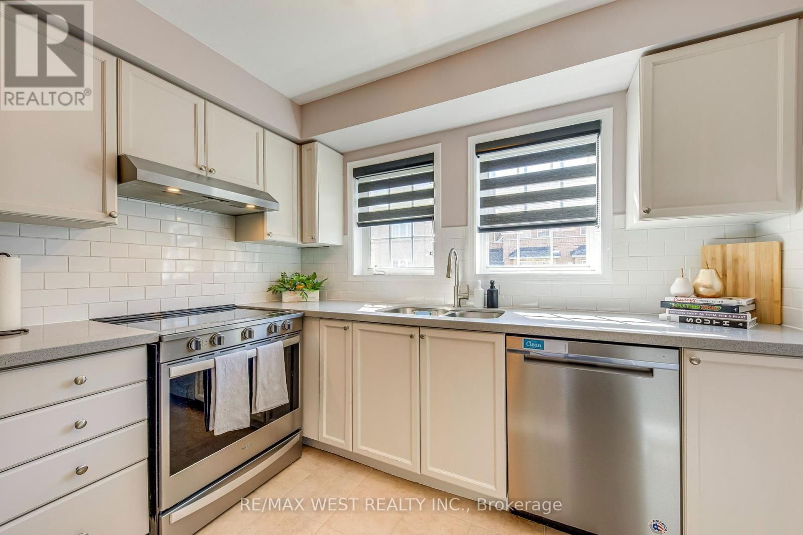 122 - 50 STRATHAVEN DRIVE Image 6
