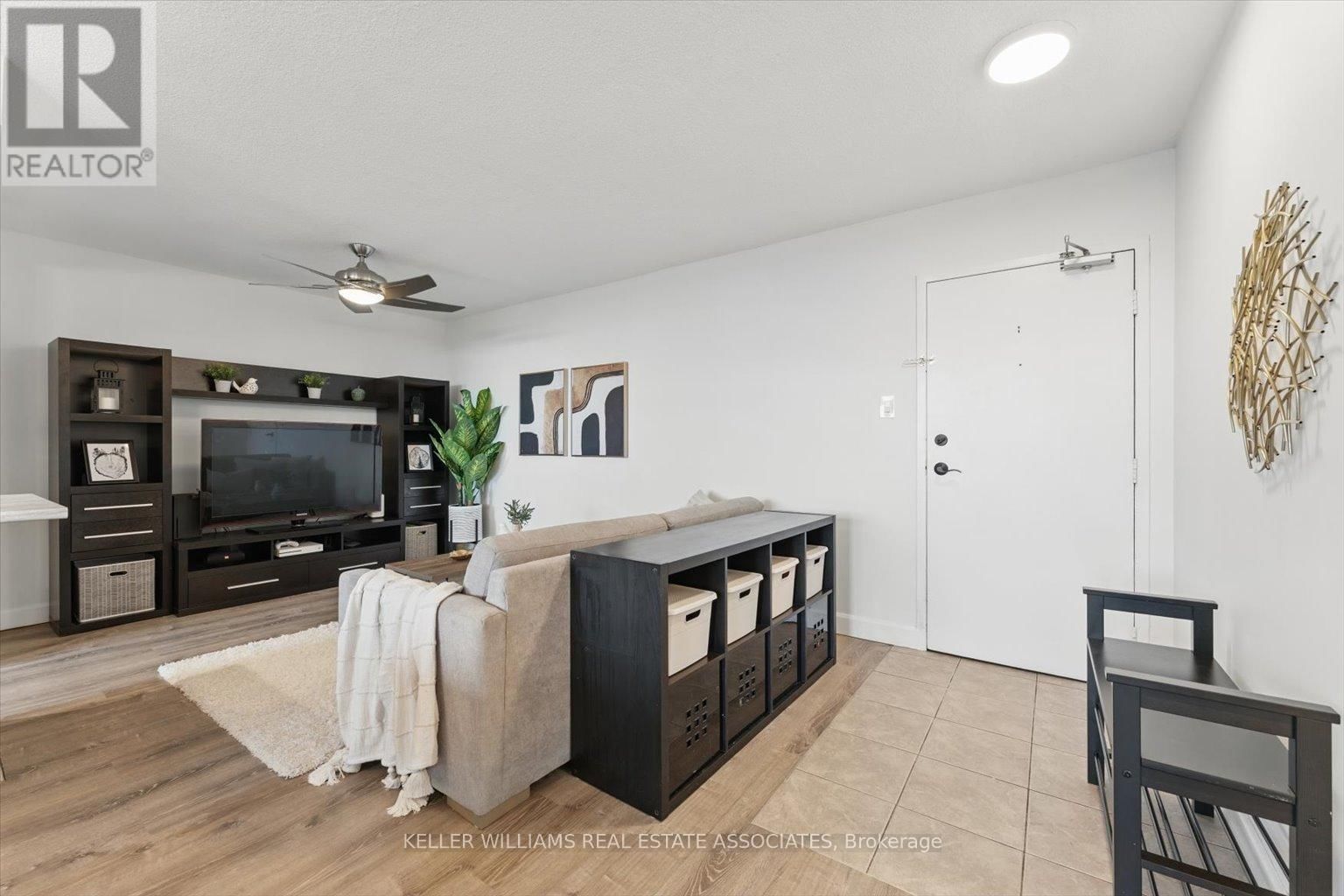 709 - 966 INVERHOUSE DRIVE Image 2
