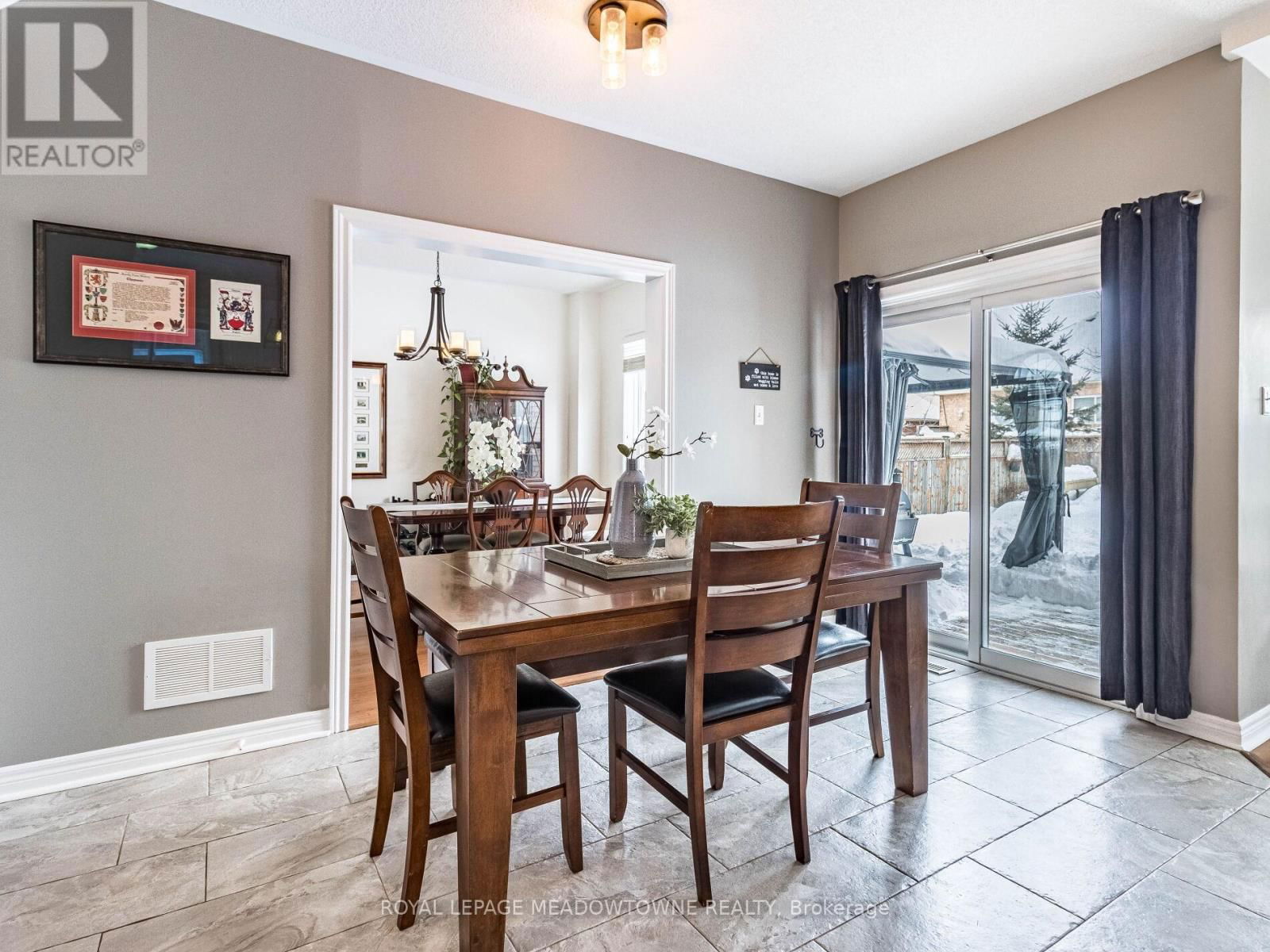 51 ROBERTSON DAVIES DRIVE Image 11