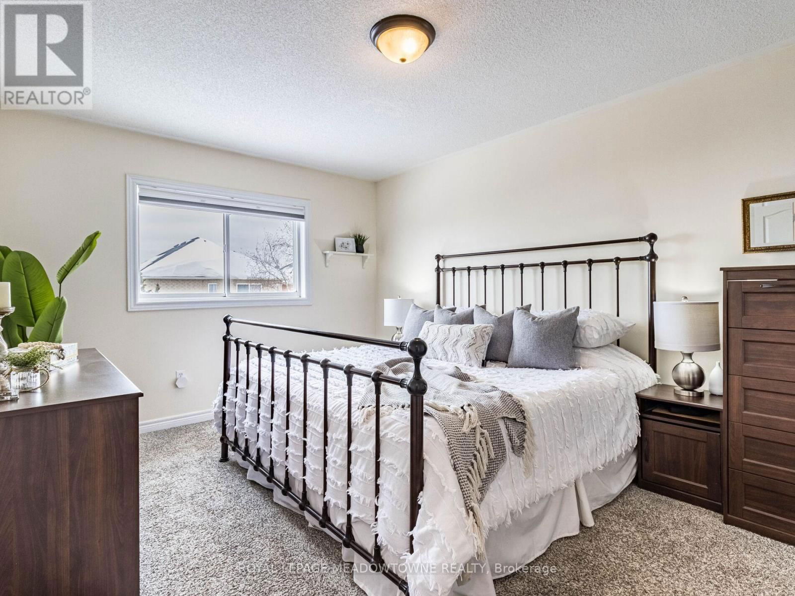 51 ROBERTSON DAVIES DRIVE Image 21