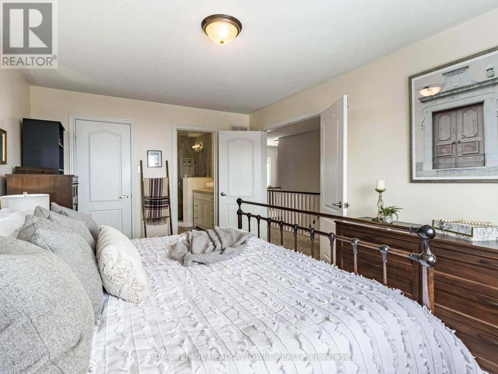 51 ROBERTSON DAVIES DRIVE Image 23