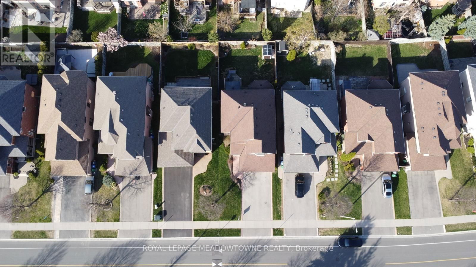 51 ROBERTSON DAVIES DRIVE Image 3