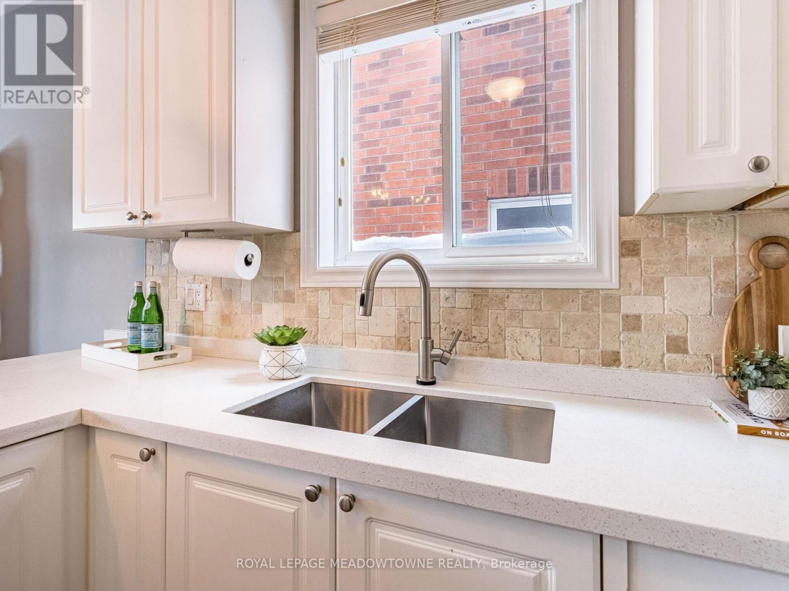 51 ROBERTSON DAVIES DRIVE Image 9